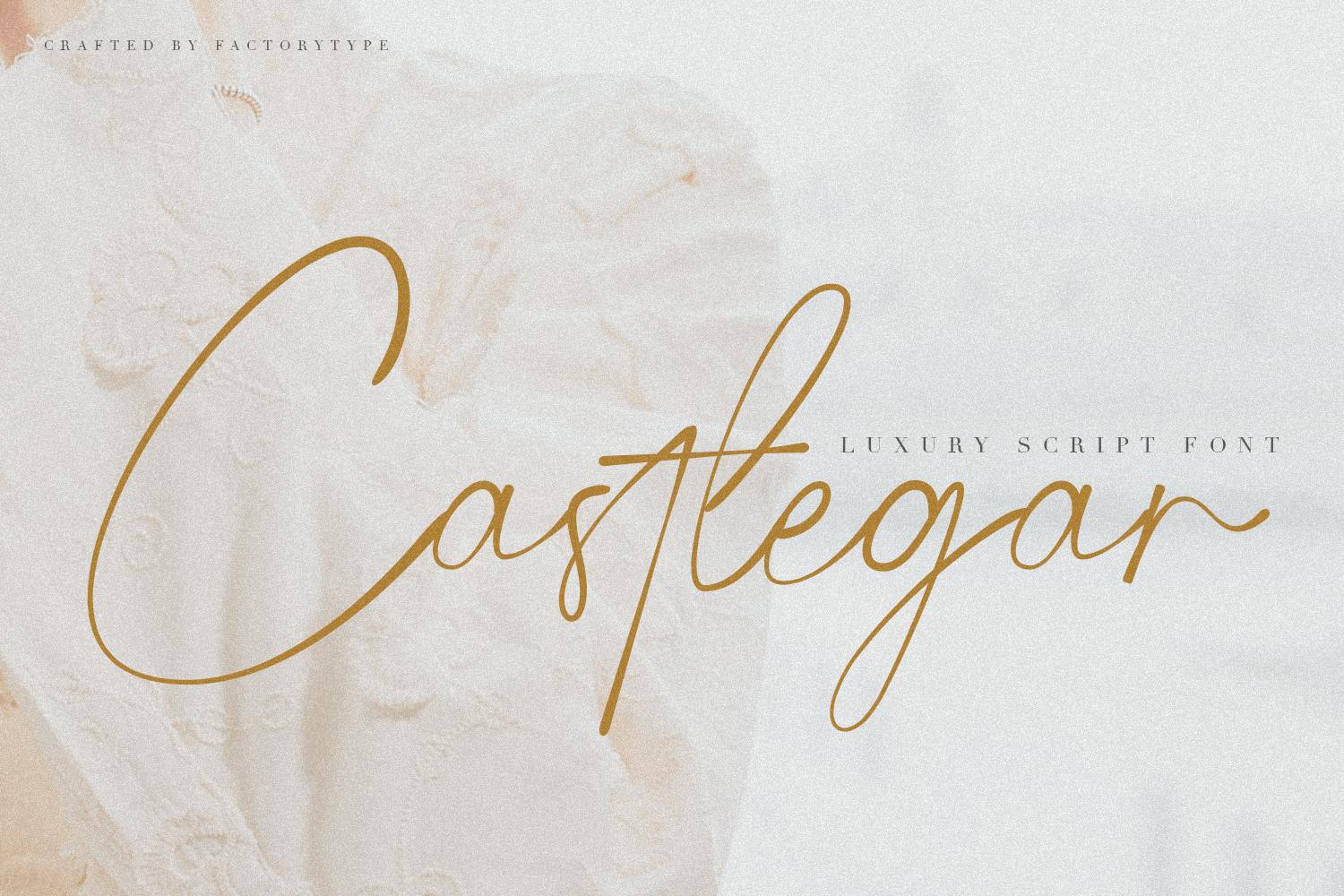 Imagen de portada de Castlegar Luxury Script (fuente)
