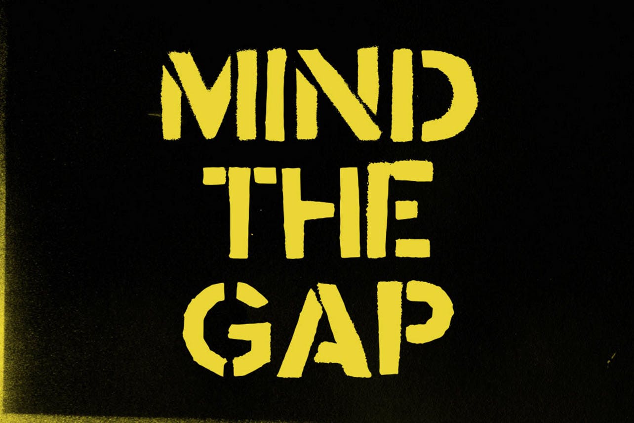 Imagen de portada de Stencil font Mind the Gap (fuente)